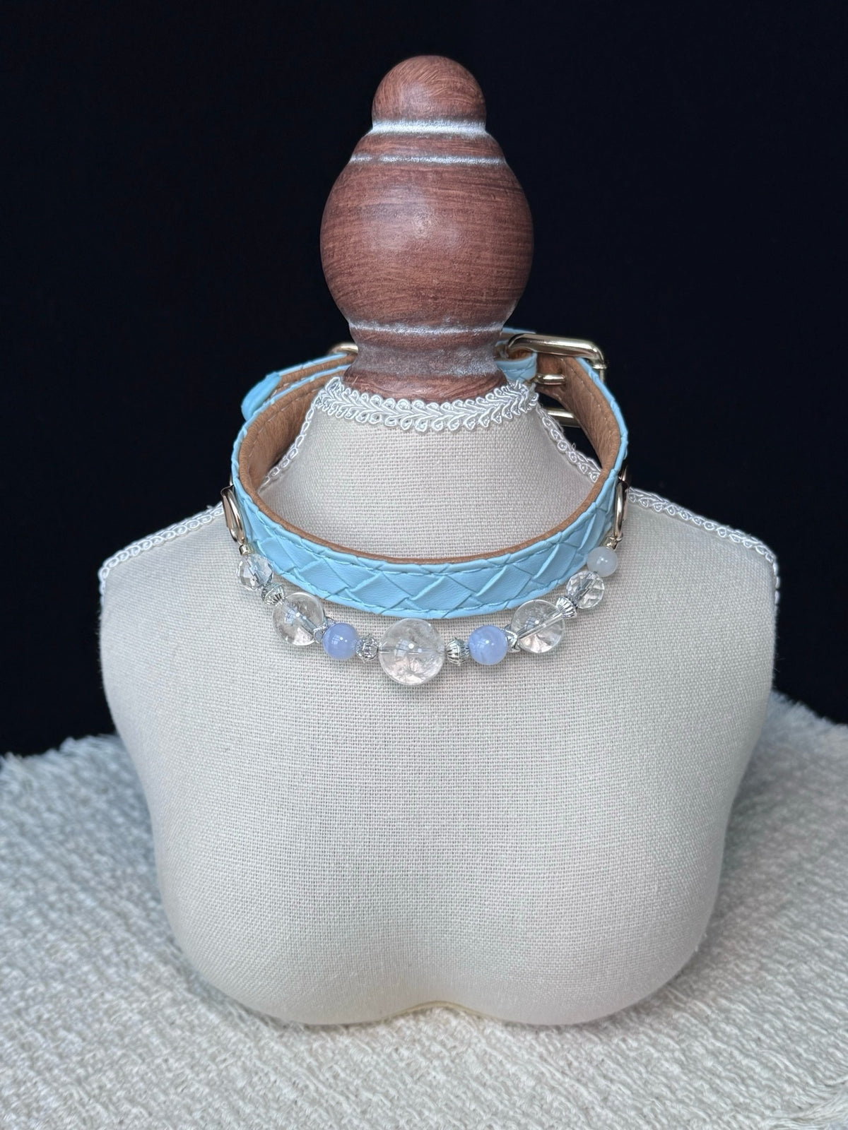 Tolan blue lace agate and clear quartz pet collar close-up