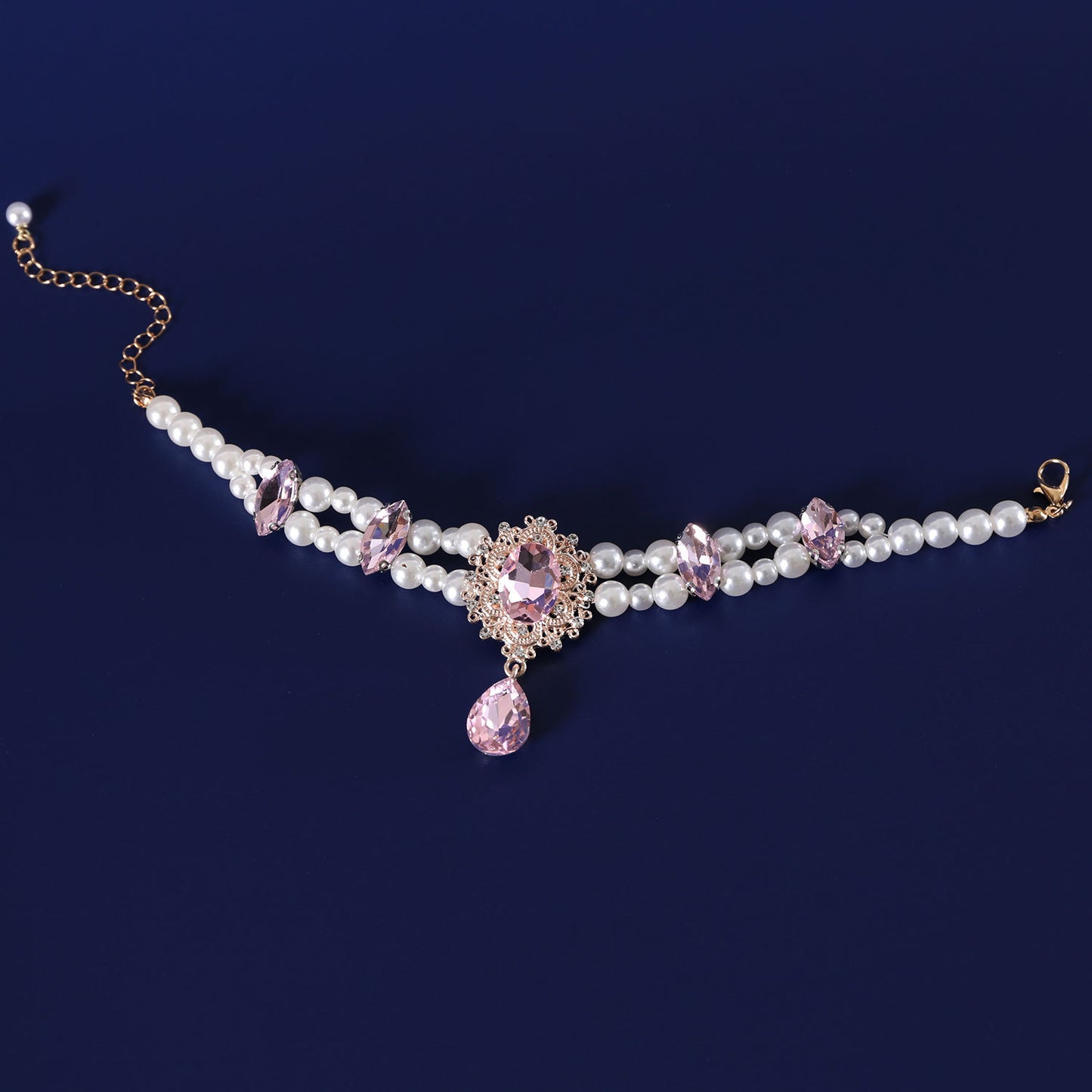 Pink double strand pearl pet necklace close-up